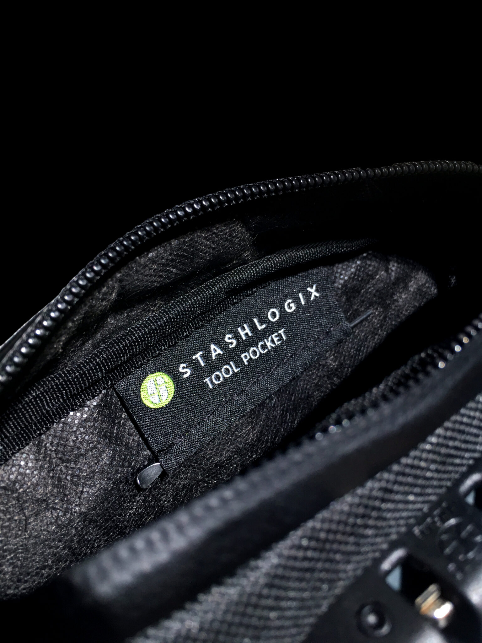 Stashlogix The Highland 3.0 Smell Proof Lockable Stash Bag Black